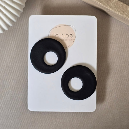 Black circle stud